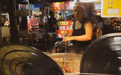 2026년, 미식과 함께 떠나는 세계 여행: 놓쳐서는 안 될 맛집 탐방 꿀팁! ✈️🍜